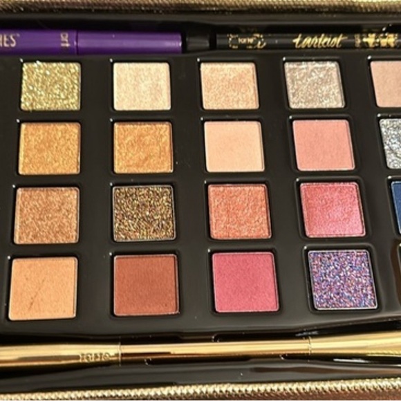 Limited Edition Tarte Winter Wonderglam Luxe Eye Palette - Picture 7 of 8
